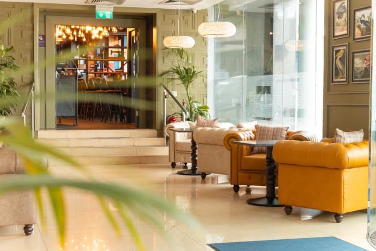 Mc Gettiagsn Hotel Lobby 768x512